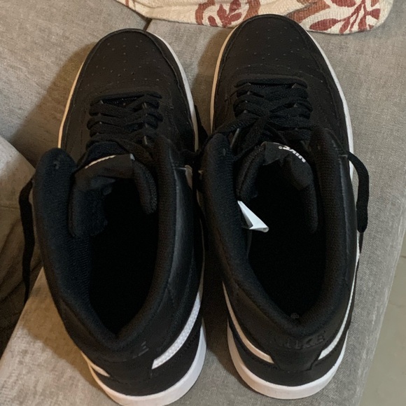 Men’s Nike Dunks Sneakers - Picture 3 of 6